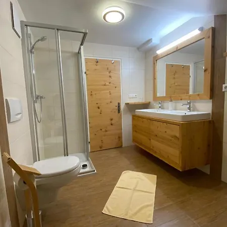 Lackner Apartman *